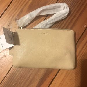 NWT COACH Saffiano Red Camel Wristlet NEW 49377